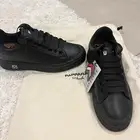 حذاء رياضي اسود