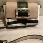 شنطه GUESS الاصليه