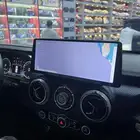 شاشه تسلا جيب شاروكي