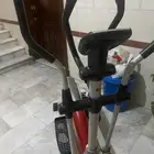 جهاز رياضي للبيع مع شاشه رقميه بسعر مغري