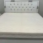للبيع سرير ومرتبة وكوميدناته وكرسي