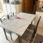 طاولة طعام