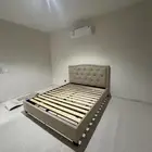 سرير جديد من هوم سنتر مقاس 180 210