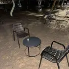 طاوله وكرسي