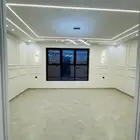 للبيع شقق تمليك علوي مع سطح باالخميس حي الإسكان بسعر مناسب