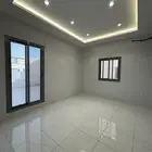 روف 5 غرف حي المروة مساحة 245 السعر 700