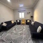 كنب جديد للبيع على السوم اللون رصاصي غامق مع الطاولات