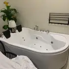 جاكوزي كامل المواصفات مع اضائه للبيع