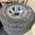 للبيع جنوط 6 مسمار وكفرات حجري ود واي