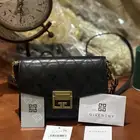 شنطة شانيل و جيفنشي أصلية