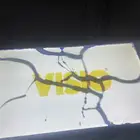 شاشة فيها واتس وسناب و العب و تطبيقات بس فيه كسر في الشاشه