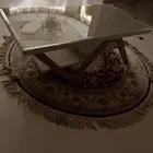 طاولة وسجاد