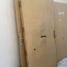 بيبان خشب نظيفه من الصنع القديم