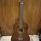 قيتار نظيف