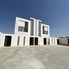 شقه ارضيه وفلتين روف علويه حي الصفا بجوار مجمع المدارس