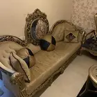 كنب ملكي فخم ذهبي و اسود