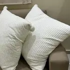 مخدات مربعة كبيرة