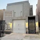 فيلا مكونة من دور علوي وملحق بموقع مميز