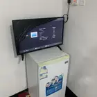 ثلاجة وشاشة