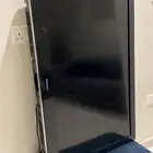 شاشه من الوسط متغير لونها الي يبغاها ويصلحها