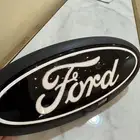 علامة فورد F-150 2025 مع كاميرا اماميه