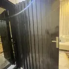 للبيع باب حديد جديدي مع مفاتيح
