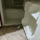 ثلاجة صغيرة