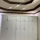 دولاب عائلي للبيع جديد والبيبان كاملة ونظيفة الاستخدام