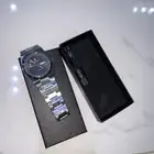 ساعة جديده ومعها حق قص ساعات