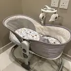 سرير طفل من عمر شهر نظيف