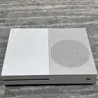 اكس بوكس ون مع شريطين
