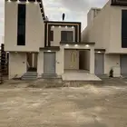 للبيع شقه ارضيه مع شقه علويه بصك واحد تشطيبVIPف شمال الخميس
