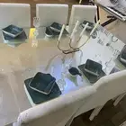 طاولة الطعام كبيره