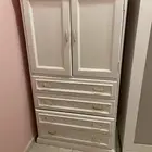 للبيع دولاب ملابس أنيق