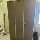 سرير ودولاب للاطفال شبه جديد