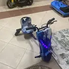 للبيع Sticker شغال ما في أي شيء بس يبي له شاحن