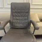 كرسي جلد نضيف خالي من التشققات