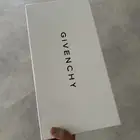 شماغ جيفنشي
