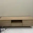 طاولة تلفزيون كبيره