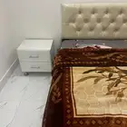 سرير نفرين للبيع مع المرتبه و2كمودينات