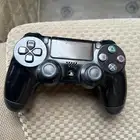 يده سوني 4للبيع مستخدمه نضيف