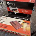 طابعة وقصاصة ورق