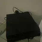 سوني 4 للبيع مع يد وشاحن واغراضه مكتمله استخدام نضيف