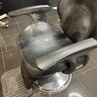 كراسي للبيع شبه جديد