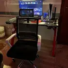 شاشة قيمنق وطاولة قيمنق وكرسي