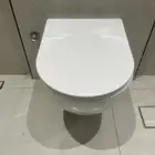 كرسي حمام جداري