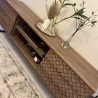 طاولة تلفزيون