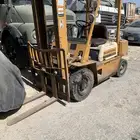رافعه شوكيه كوماتسوا نظيفه علي المصنع
