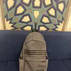 شنطه لها درجين وجيبين وأديداس نظيفه