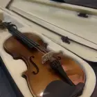 اله موسيقيه كمنحة شبه جديده ما ستخدمت